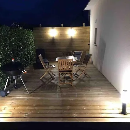 Maisonnette Avec Terrasse * Argences